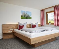 Schlafzimmer der Ferienwohnung Hochgratblick im Oberallgäu