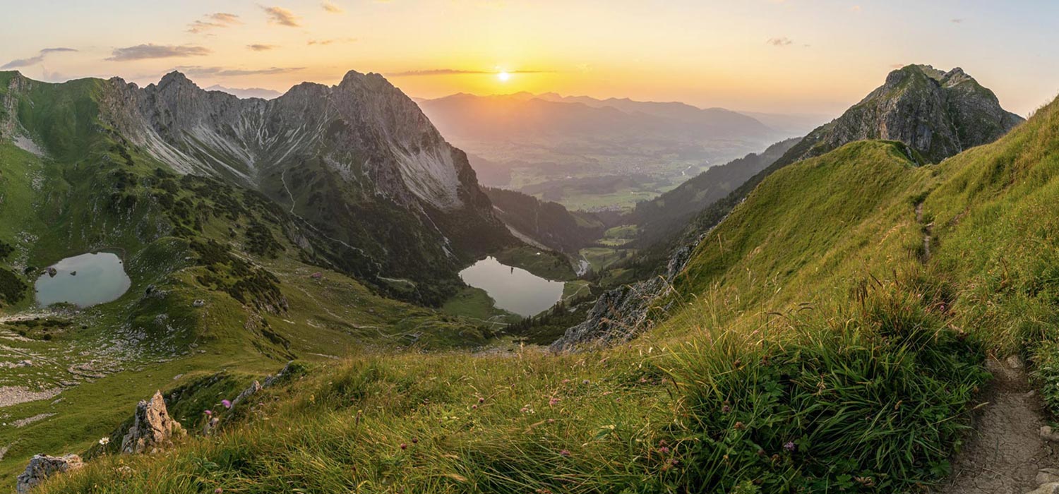 Zwei Seen in den Bergen im Oberallgäu